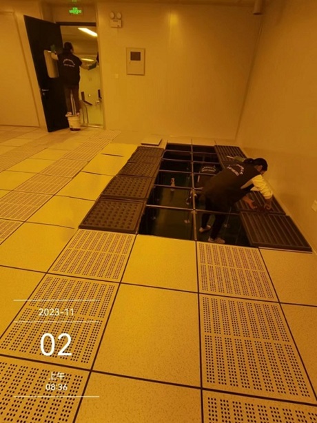 半導(dǎo)體芯片百級潔凈室開荒清潔